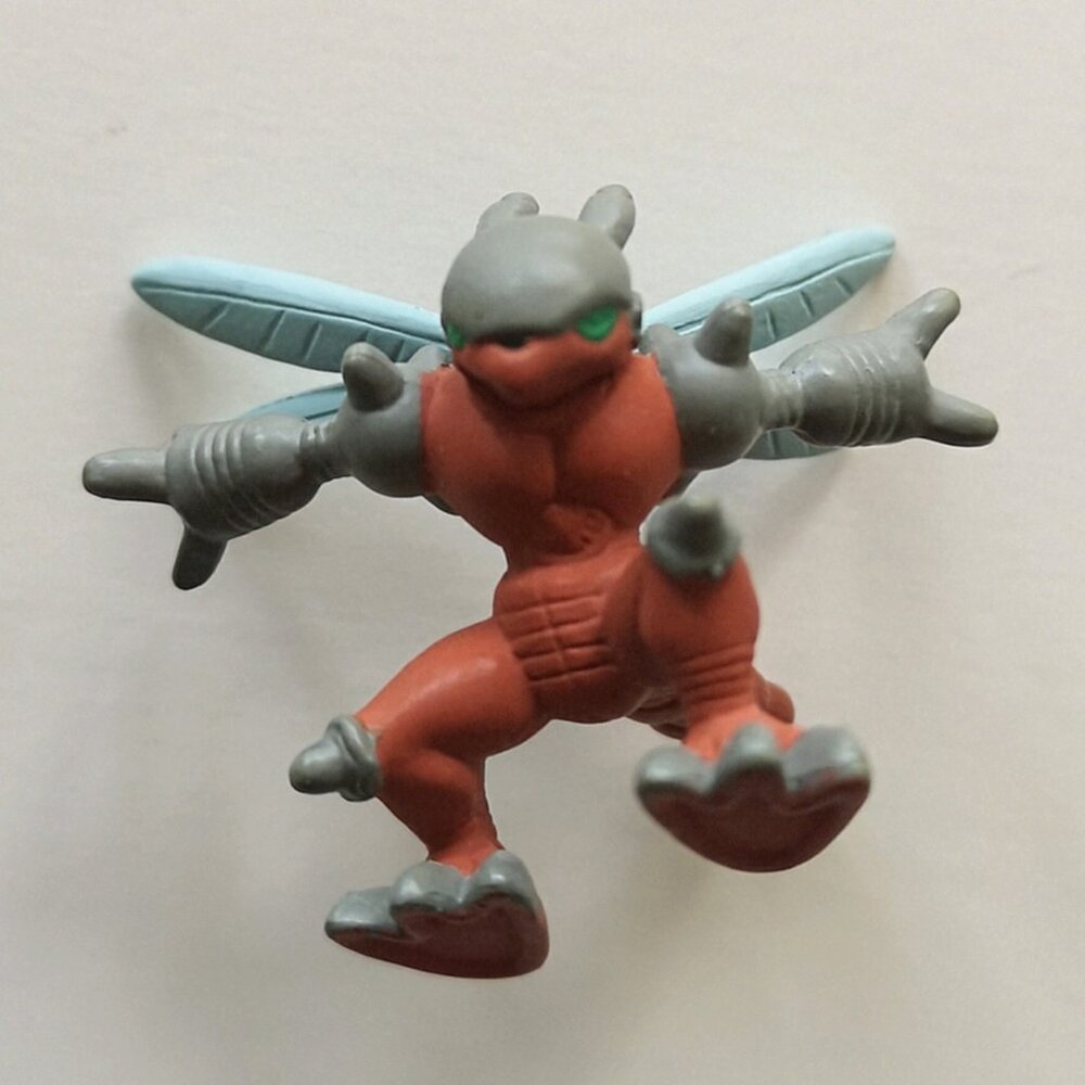 RARE VINTAGE 2001 Digimon Flybeemon Mini Action Figure Bandai
